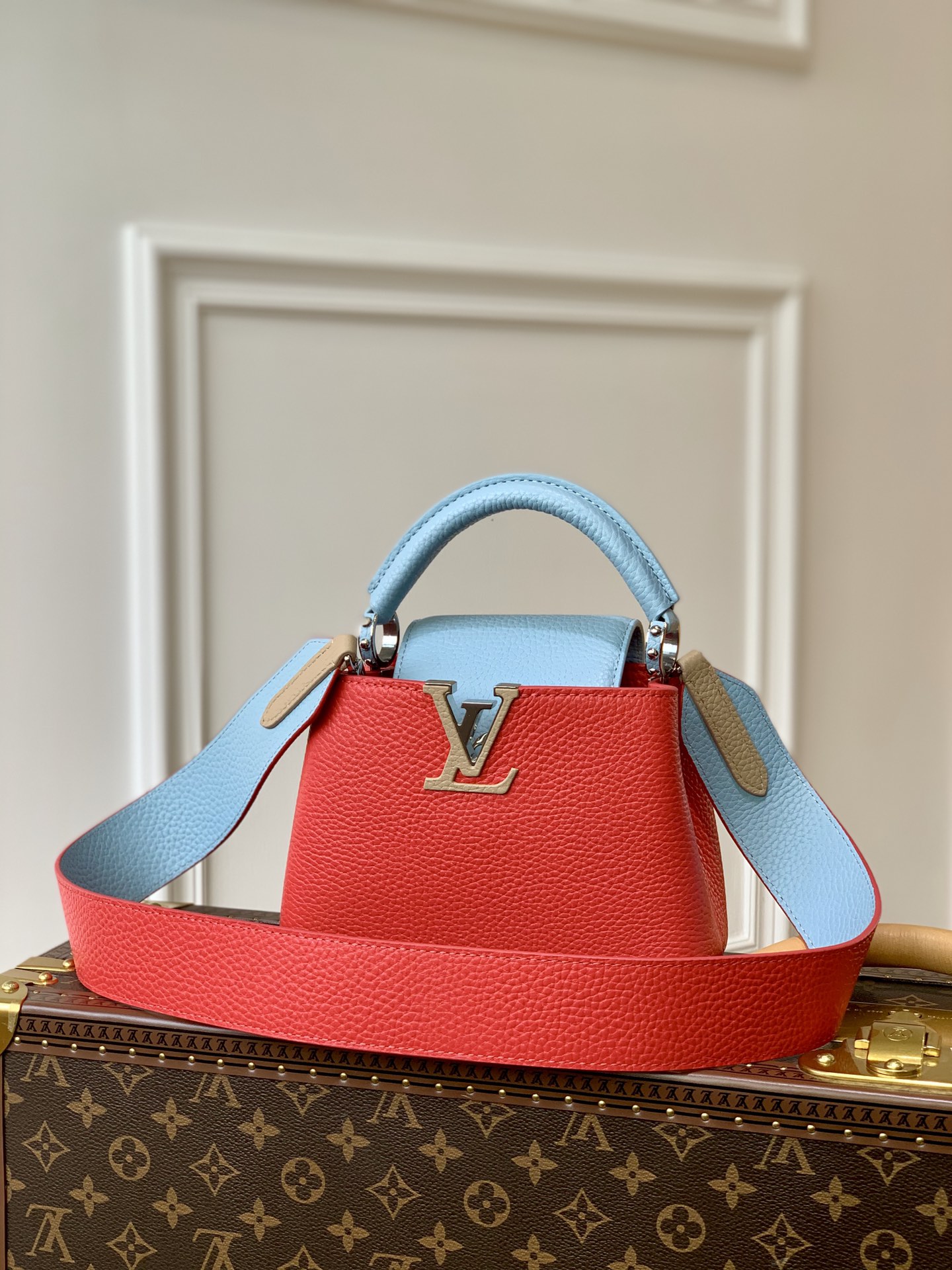L0vis Vvtt0n Mini Capucines bag 21cm