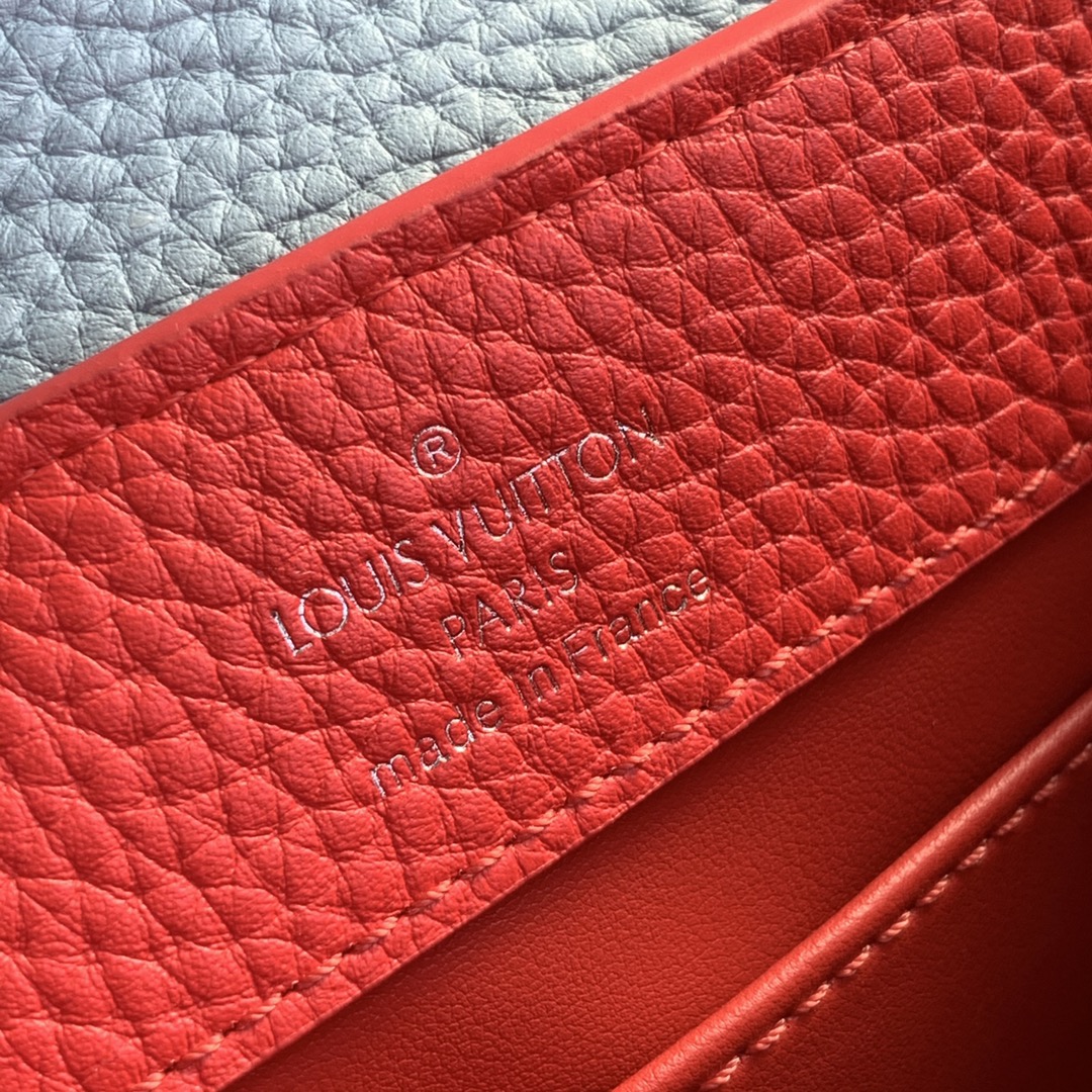 L0vis Vvtt0n Mini Capucines bag 21cm
