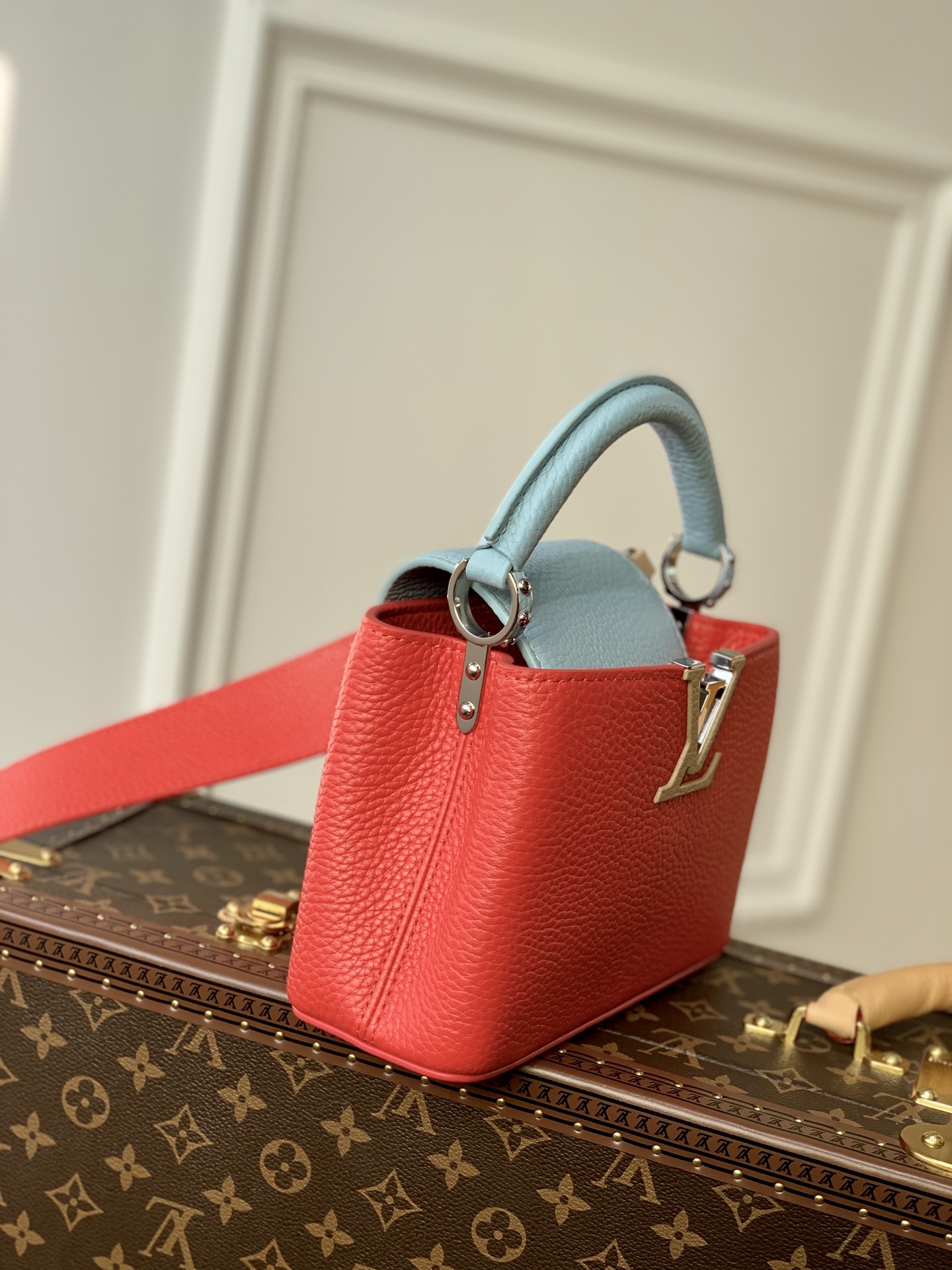 L0vis Vvtt0n Mini Capucines bag 21cm