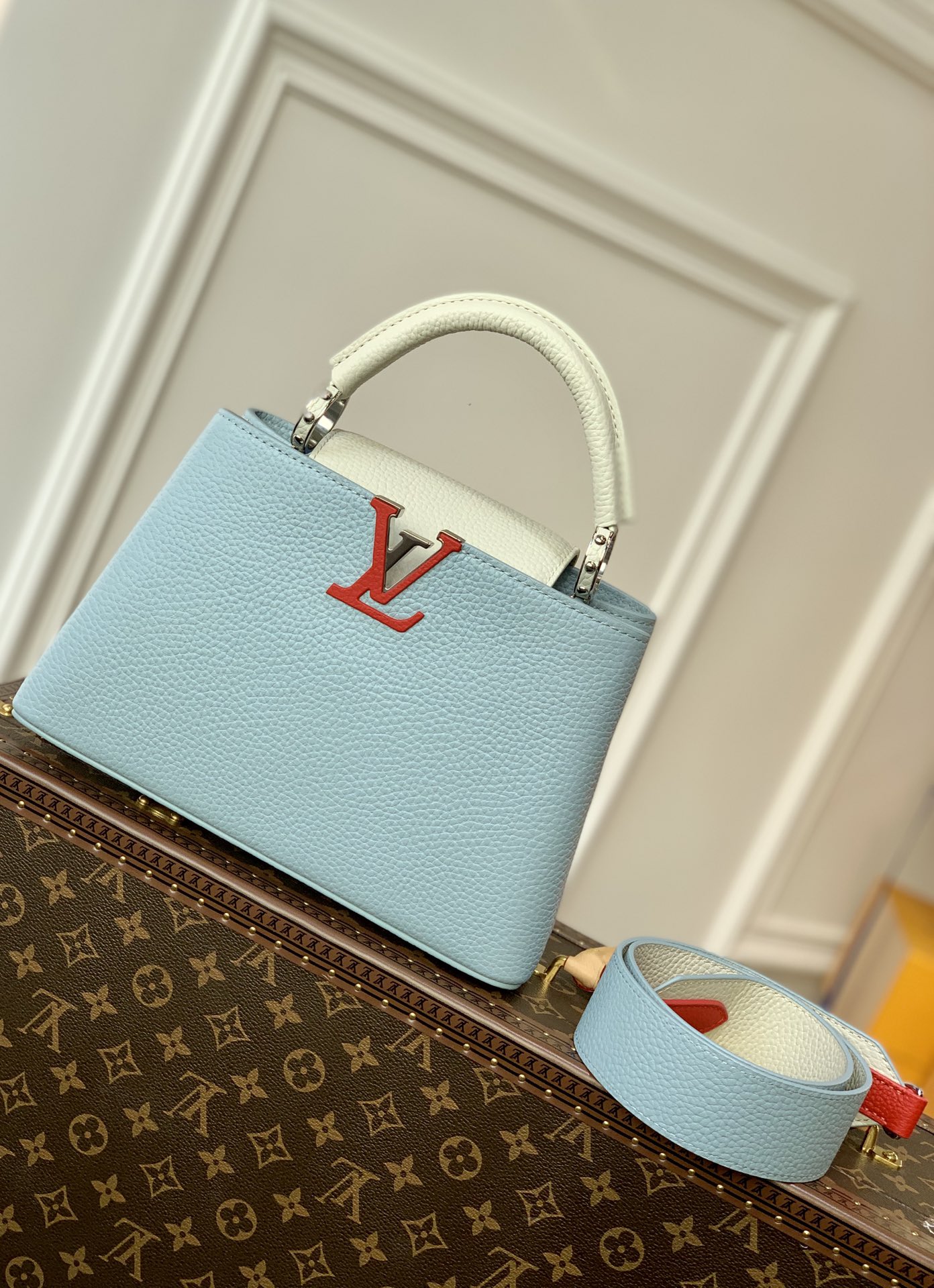 L0vis Vvtt0n Capucines BB Bag 27CM 001