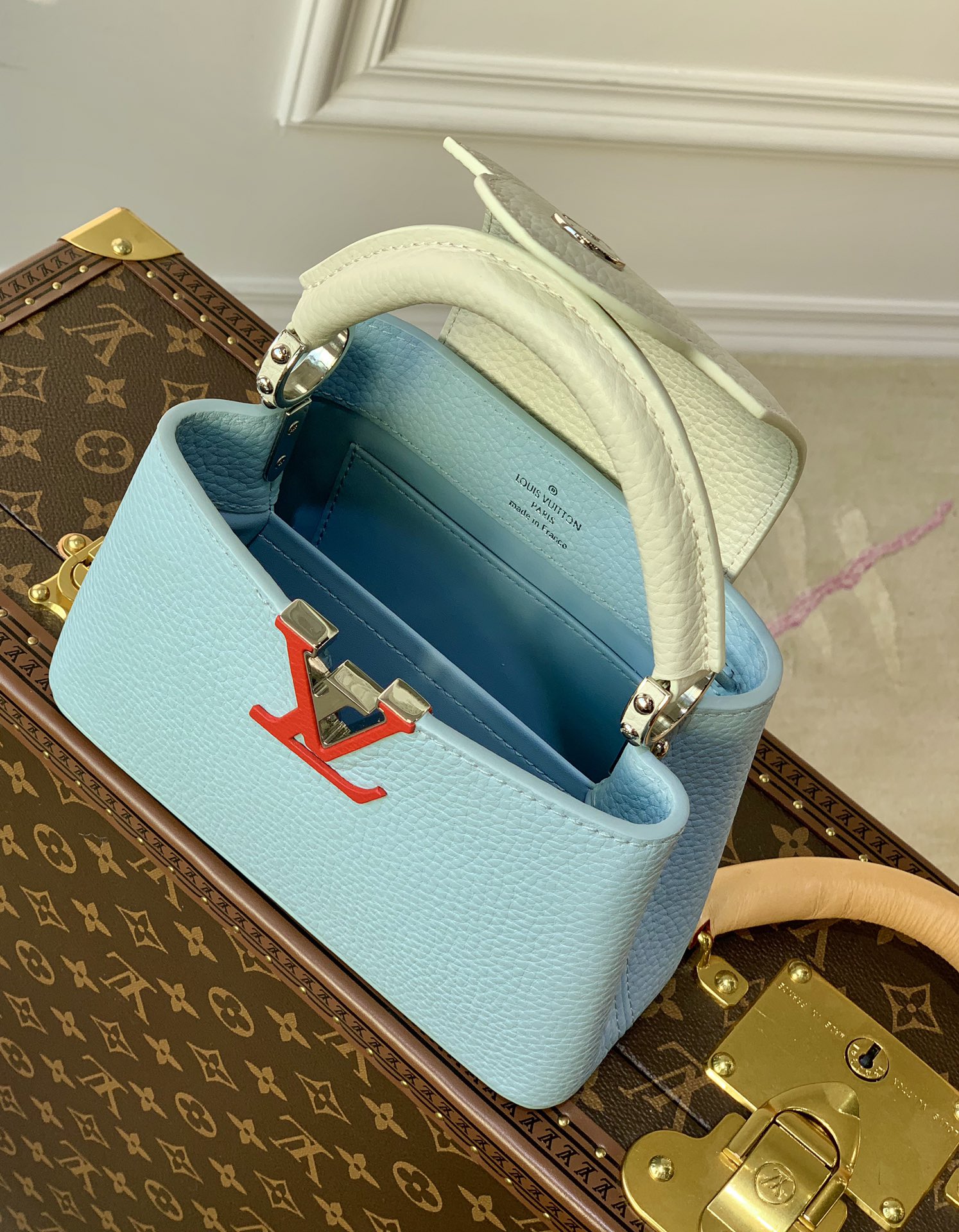 L0vis Vvtt0n Mini Capucines bag 21cm 001