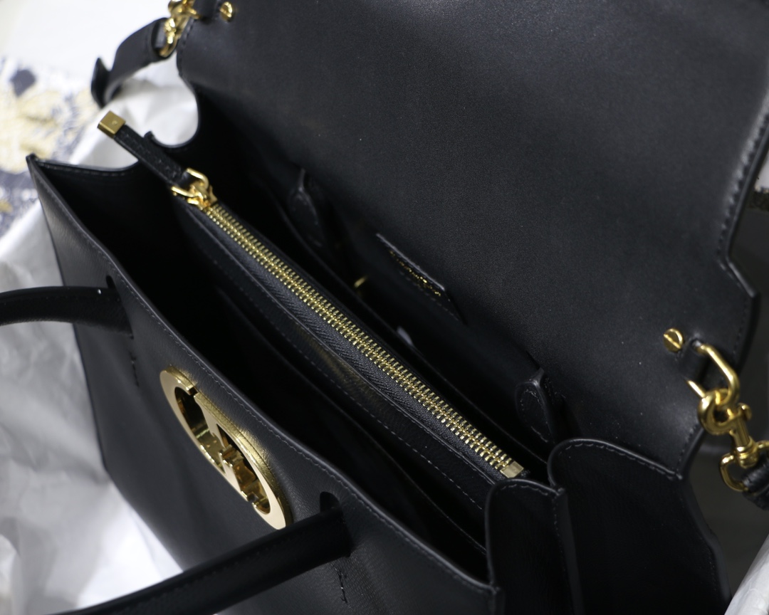 D10r 30 Montaigne Bag 002