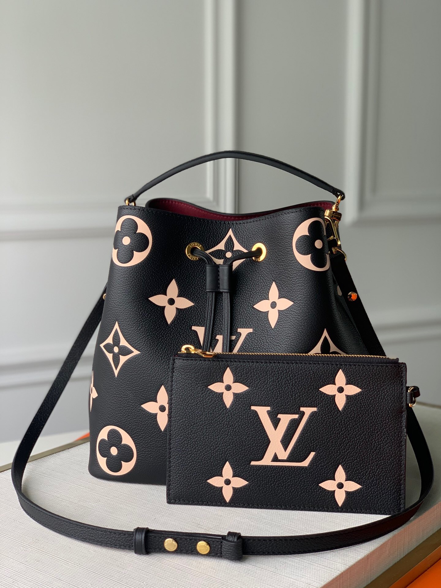 Bagsaaa L0vis Vvtt0n M45497 NéoNoé MM Black/Cream - 26 x 26 x 17.5 cm
