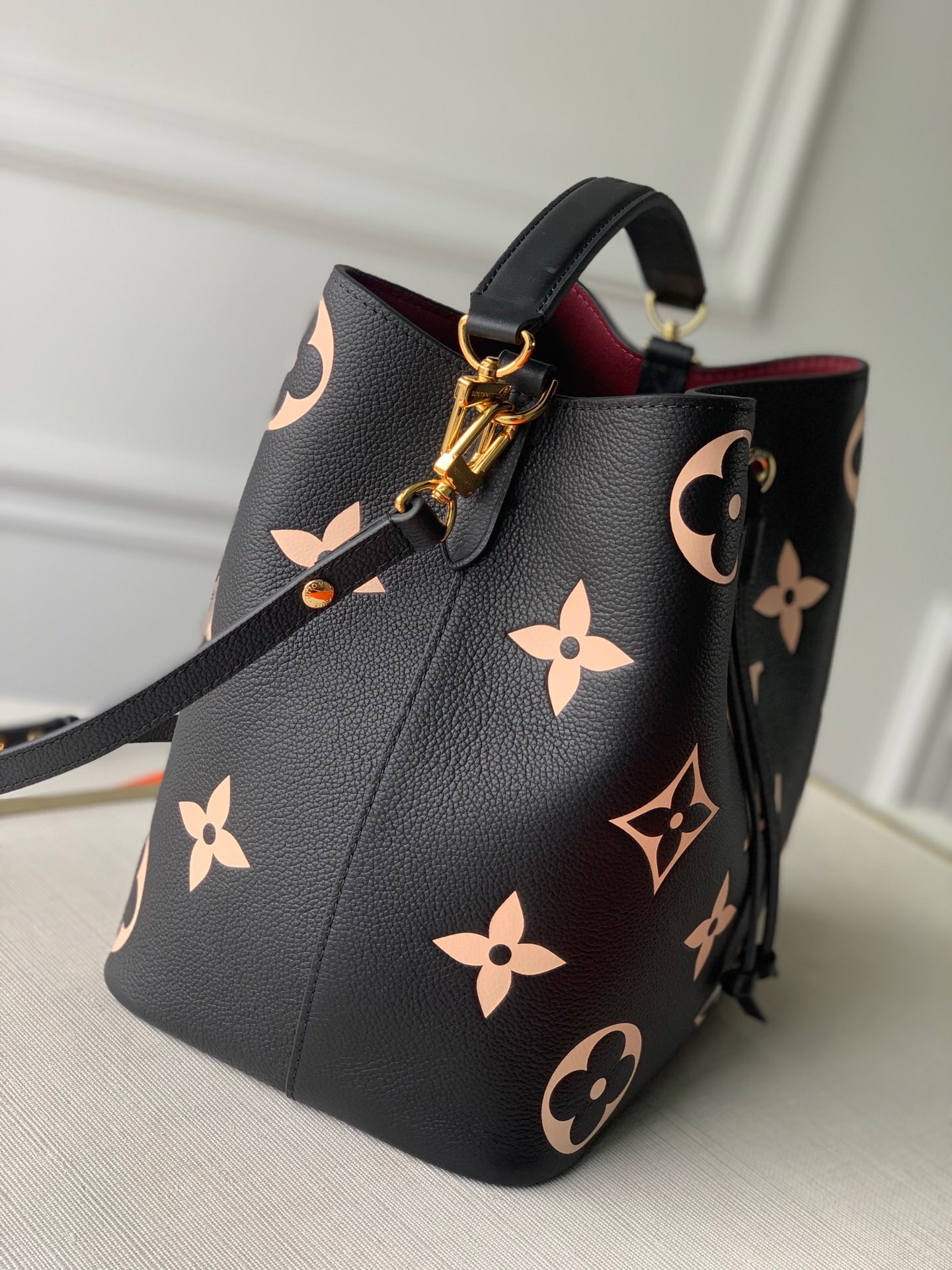 Bagsaaa L0vis Vvtt0n M45497 NéoNoé MM Black/Cream - 26 x 26 x 17.5 cm