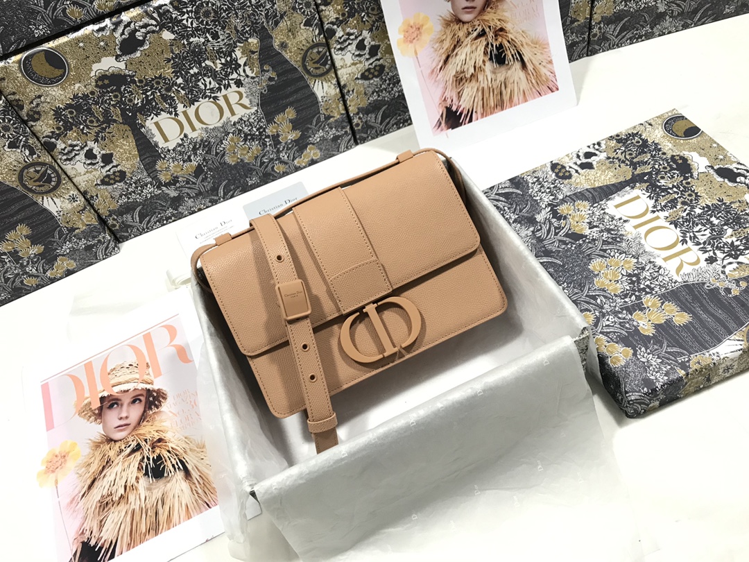 D10r Montaigne 30 bag 24cm 001