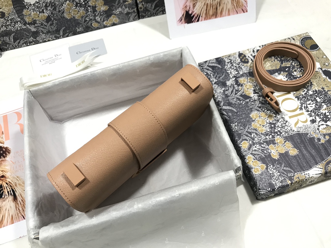 D10r Montaigne 30 bag 24cm 001