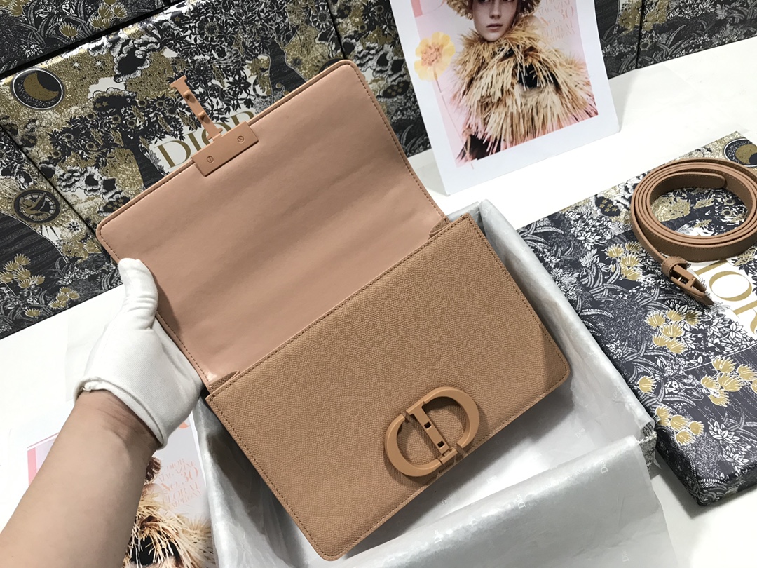 D10r Montaigne 30 bag 24cm 001