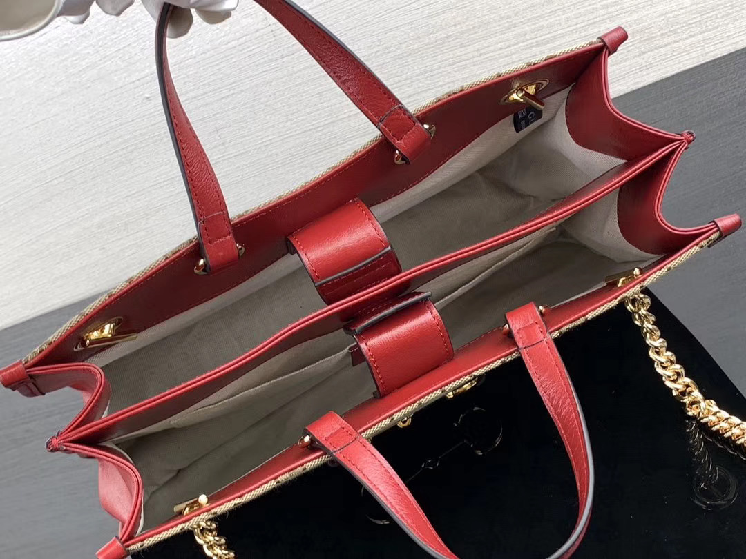 Gvc*1 Large Handbags