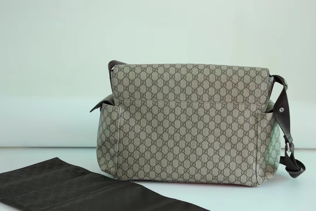 Gvc*1 Shoulder bag 01
