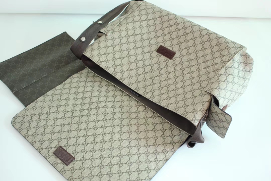 Gvc*1 Shoulder bag 01
