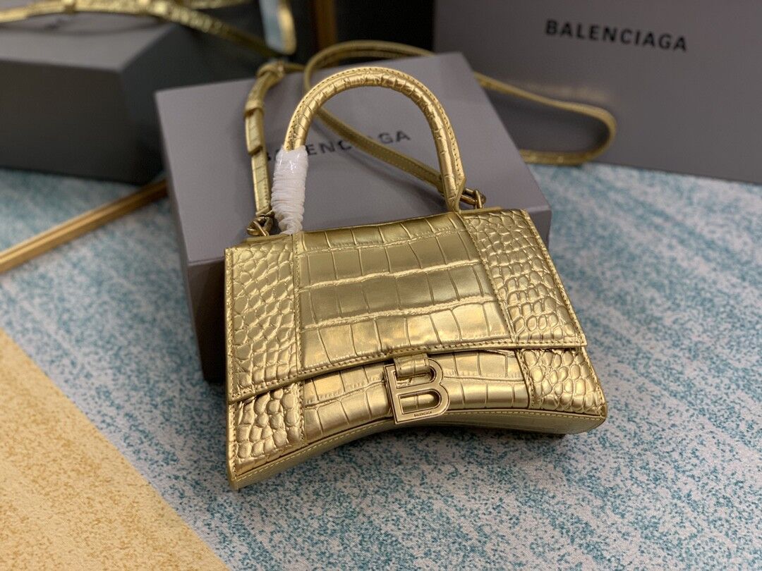 Ba1en*iaga Hourglass Bag 24cm 01