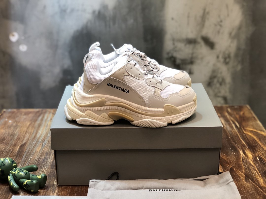 Ba1en*iaga Triple S sneaker 01