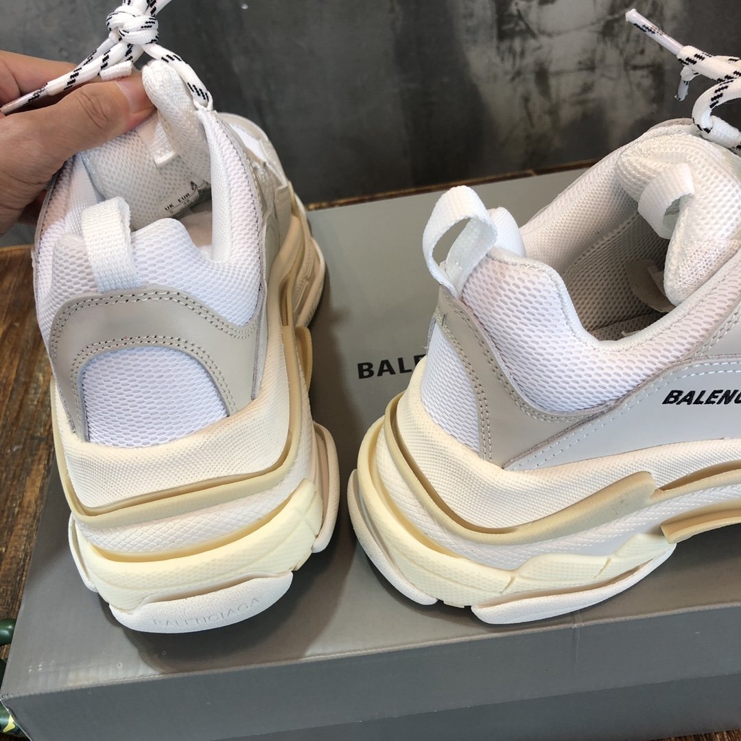 Ba1en*iaga Triple S sneaker 01