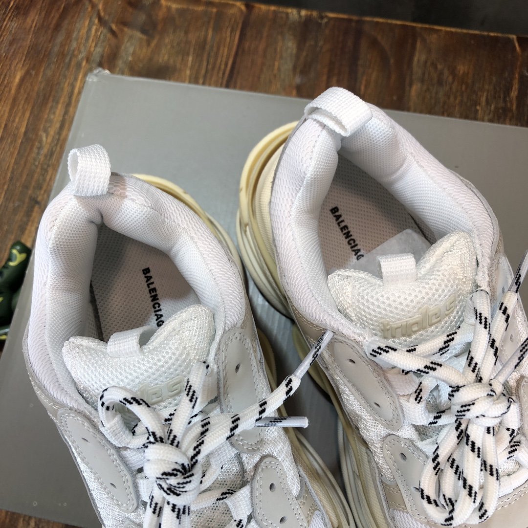 Ba1en*iaga Triple S sneaker 01