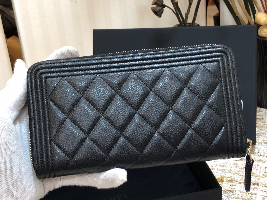 Ch**el boy zippy wallet 02