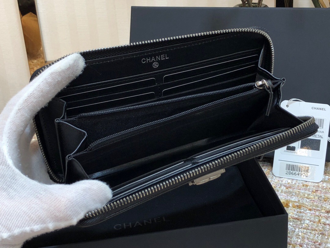 Ch**el boy zippy wallet 03