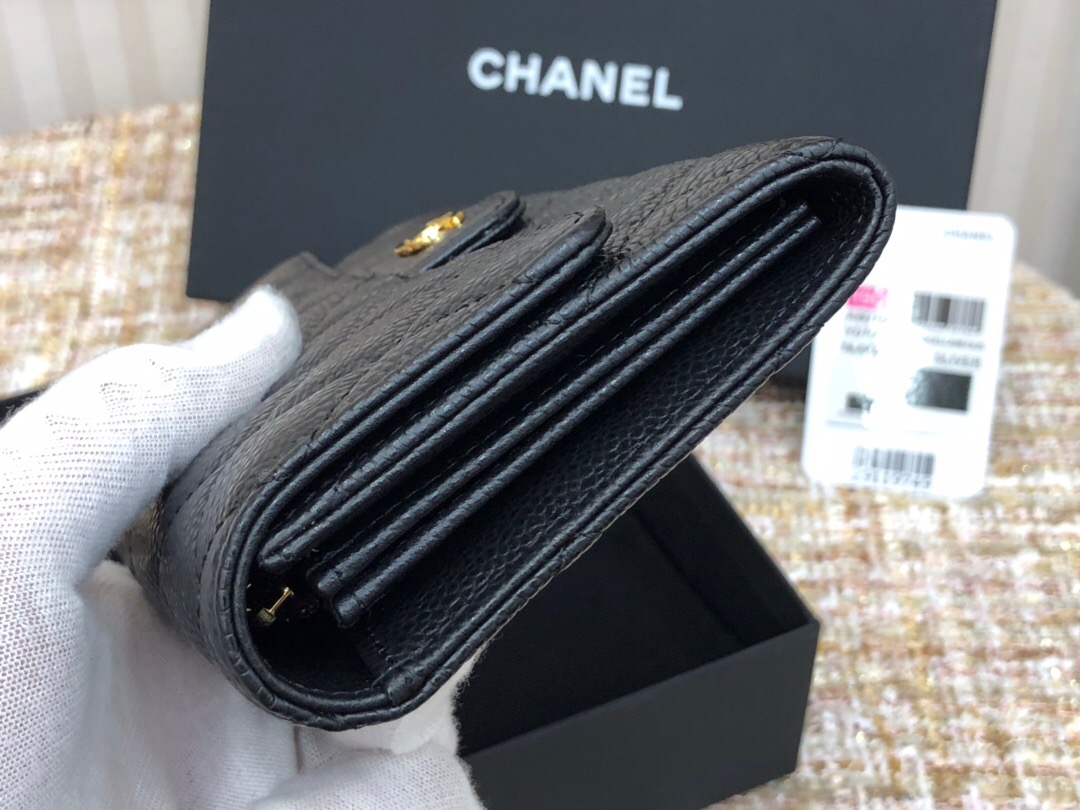 Ch**el Classic Flap wallet 01