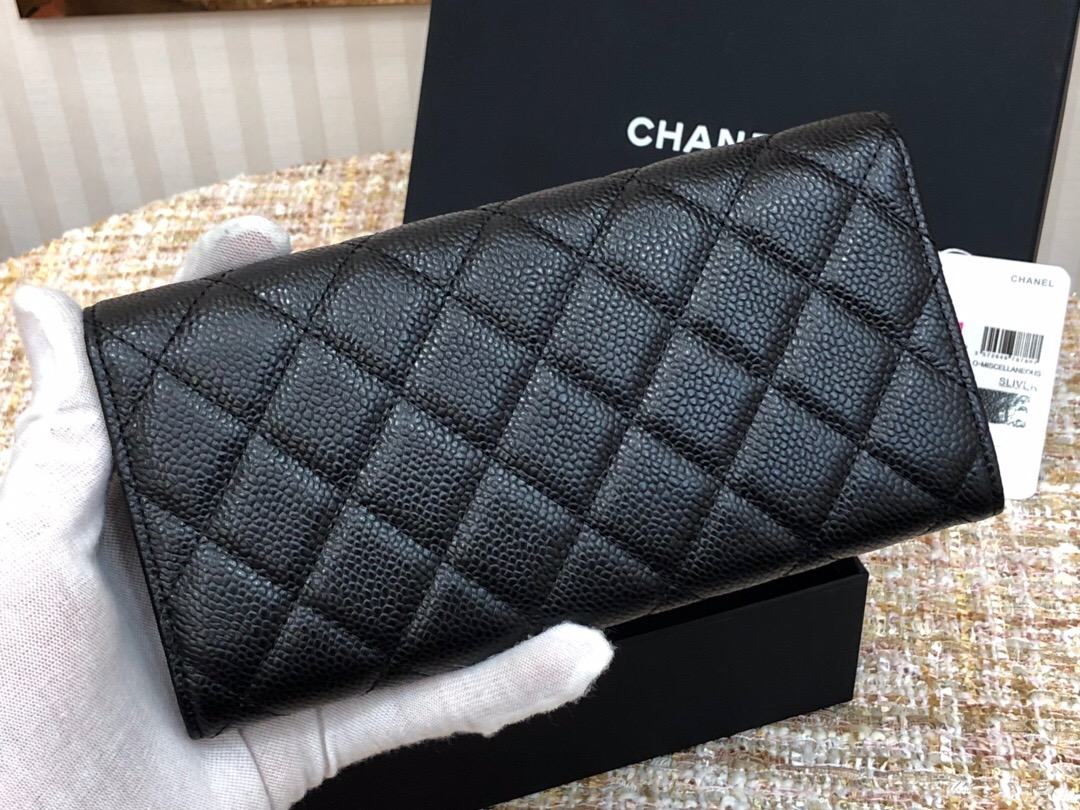 Ch**el Classic Flap wallet 01