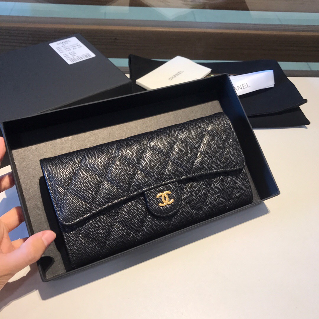 Ch**el Classic Flap wallet 02