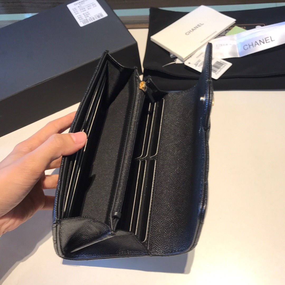 Ch**el Classic Flap wallet 02