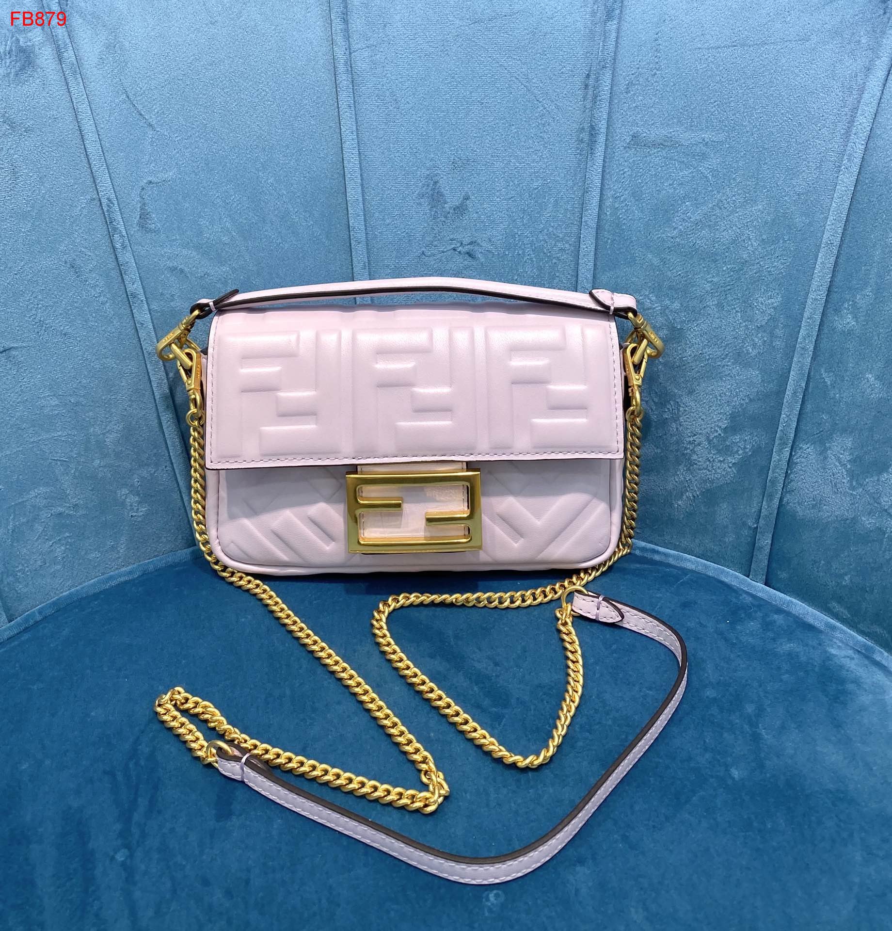 F**di baguette bag 19cm