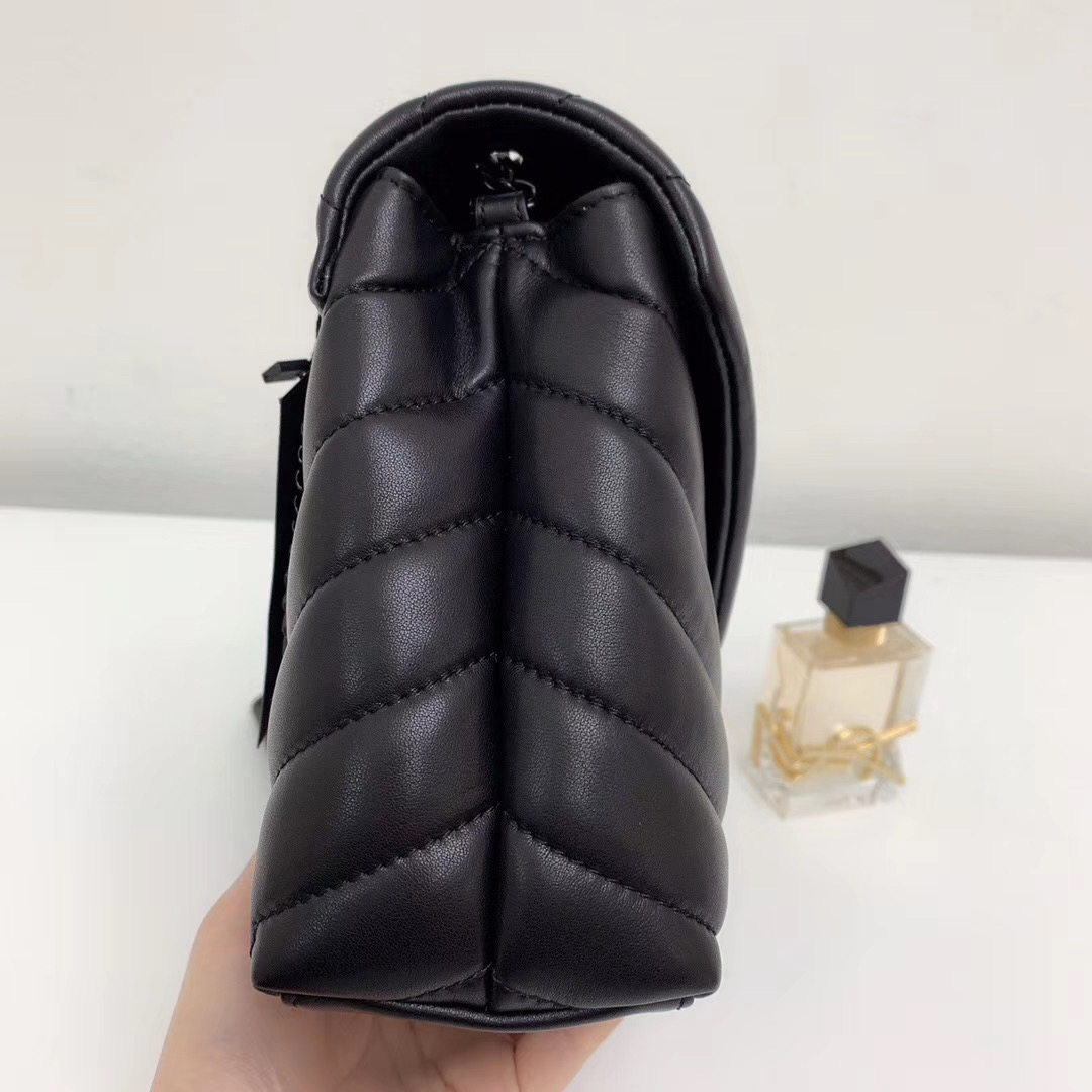 Y51 Loulou bag 25cm 001
