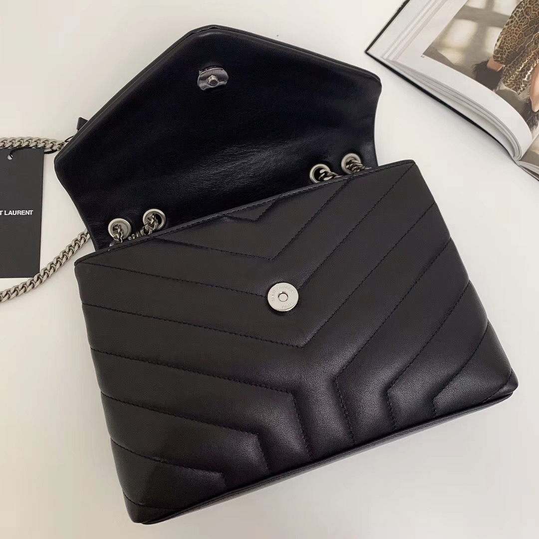 Y51 Loulou bag 25cm 002