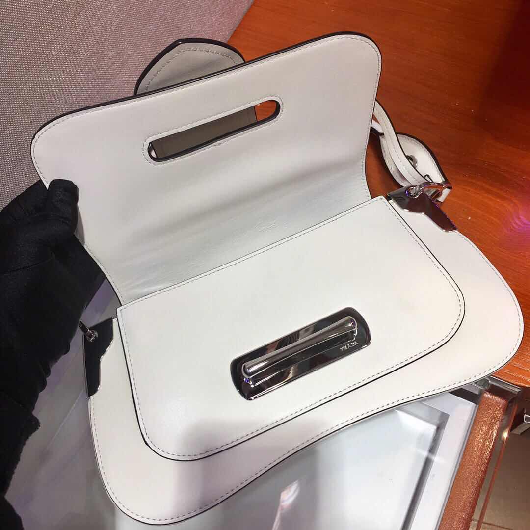 Pra*a handbag