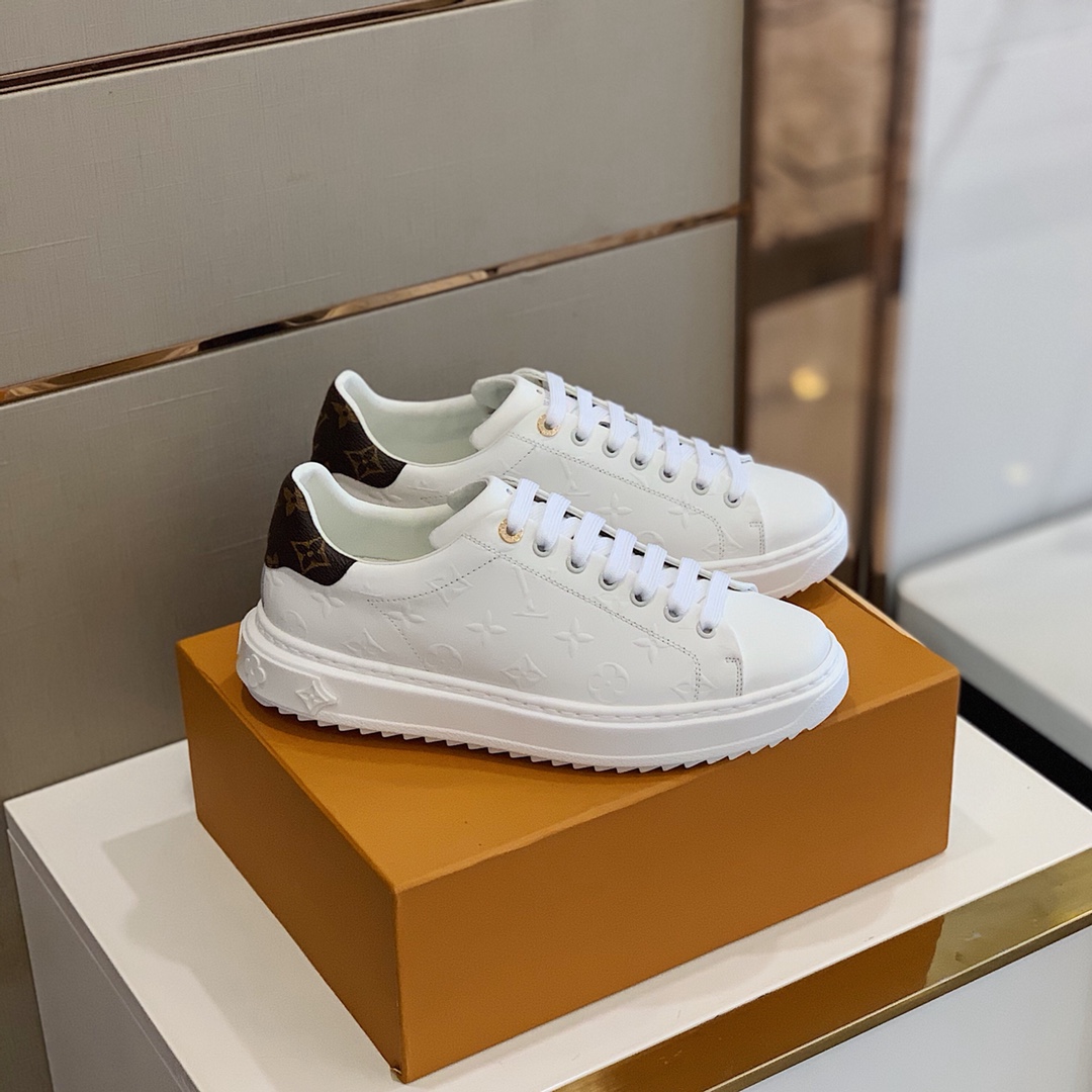 L0vis Vvtt0n SNEAKER