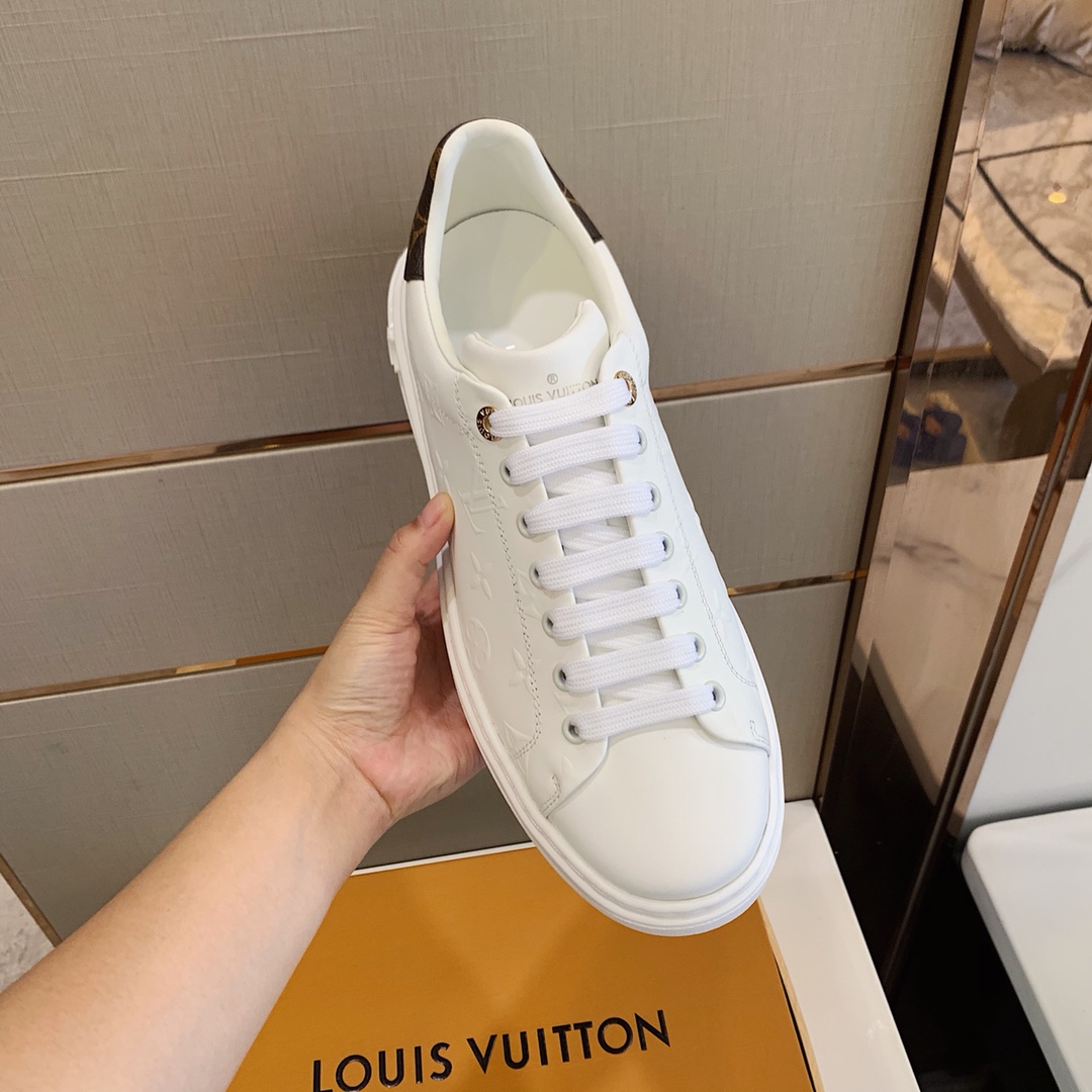 L0vis Vvtt0n SNEAKER
