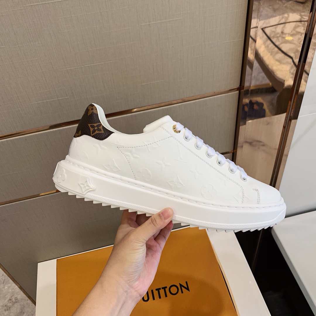 L0vis Vvtt0n SNEAKER