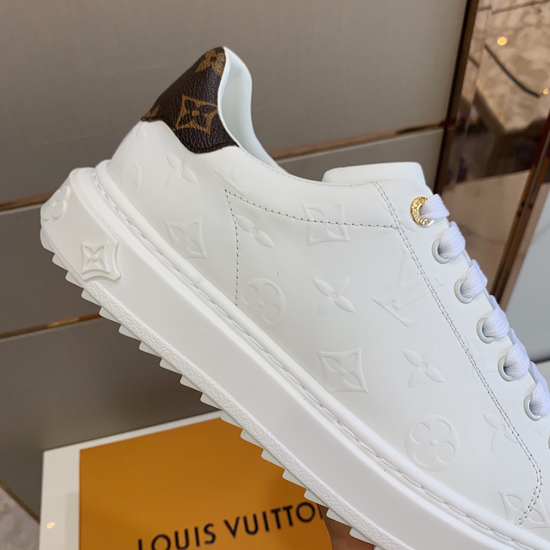 L0vis Vvtt0n SNEAKER