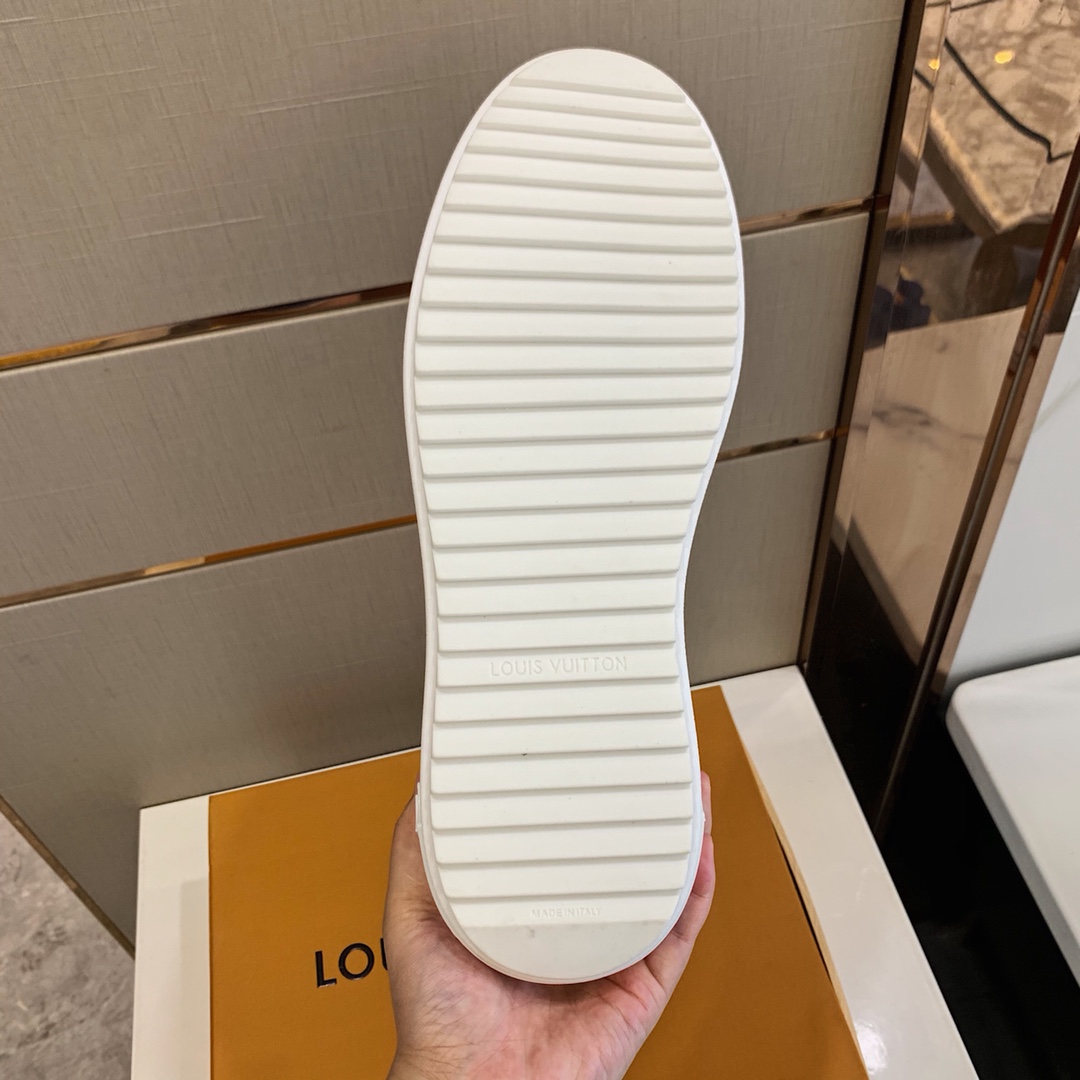 L0vis Vvtt0n SNEAKER