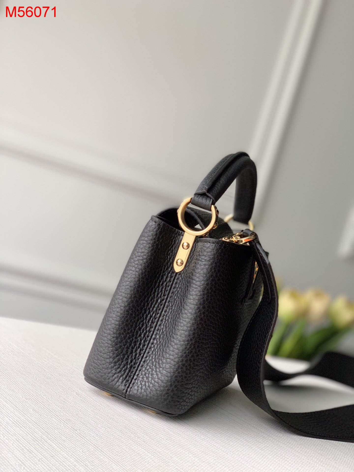 L0vis Vvtt0n Capucines bag 21cm