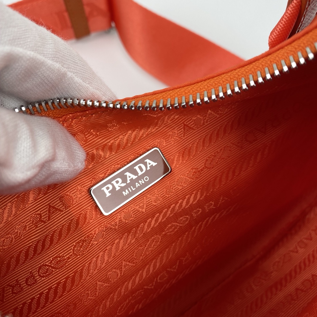 Pra*a Nylon Hobo Bag 22cm Orange