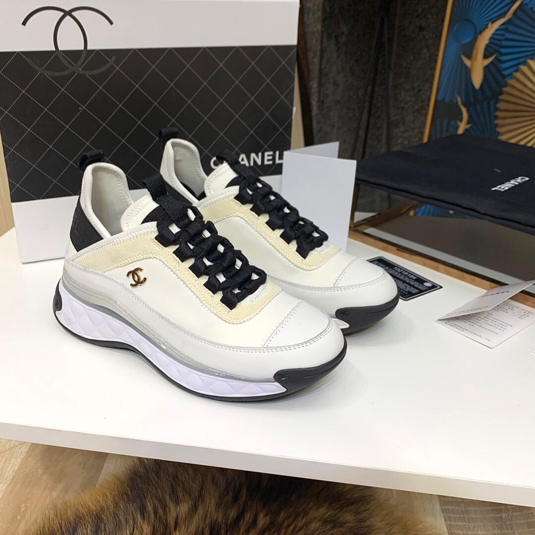 Ch**el Sneaker