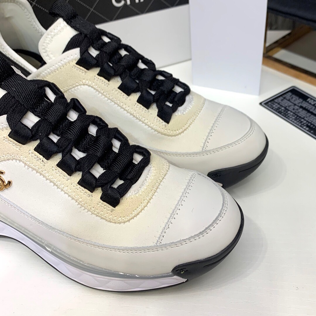 Ch**el Sneaker