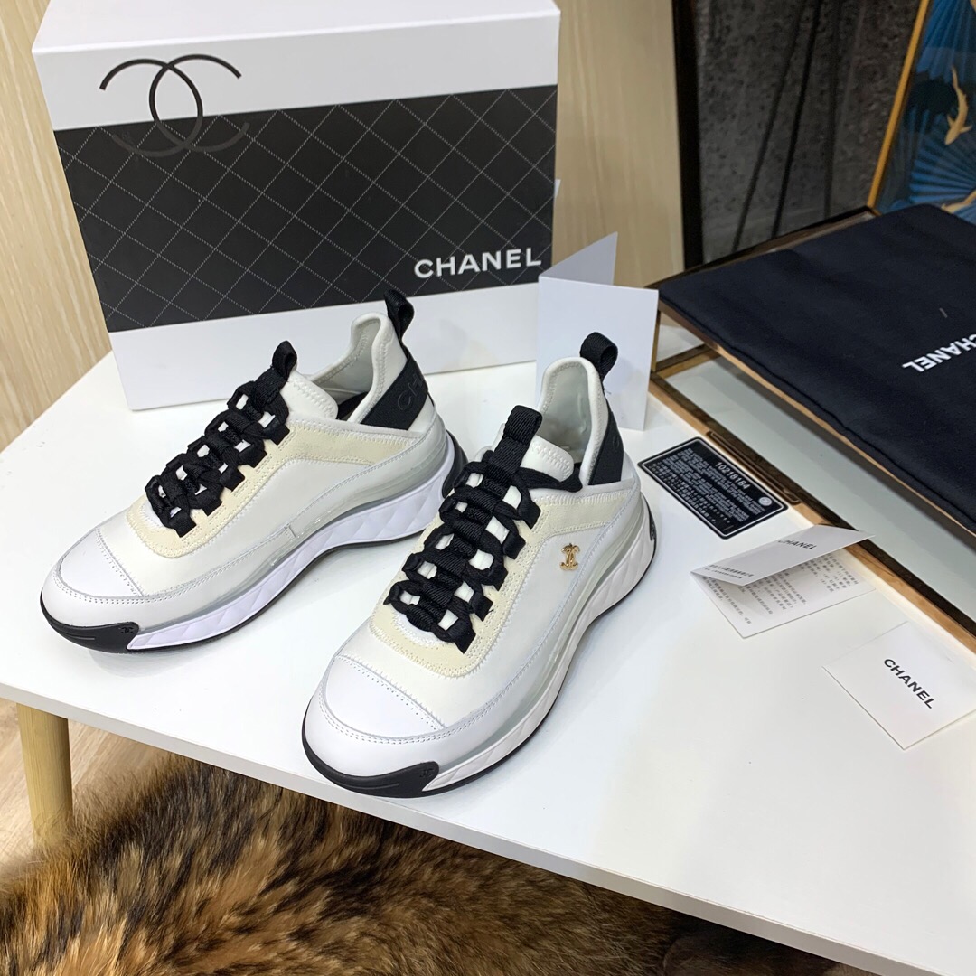 Ch**el Sneaker