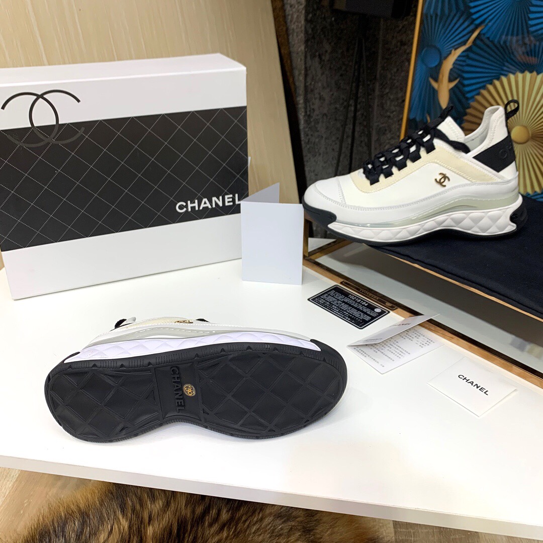 Ch**el Sneaker