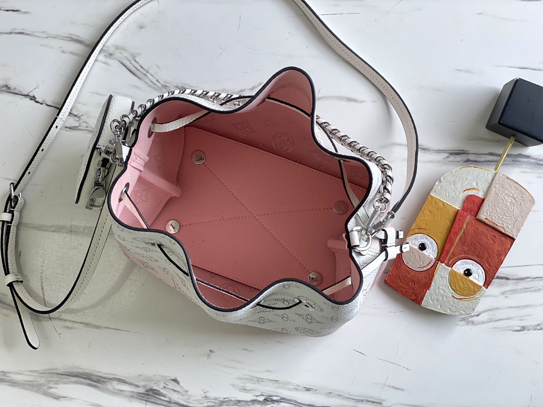 L0vis Vvtt0n Bella Bag