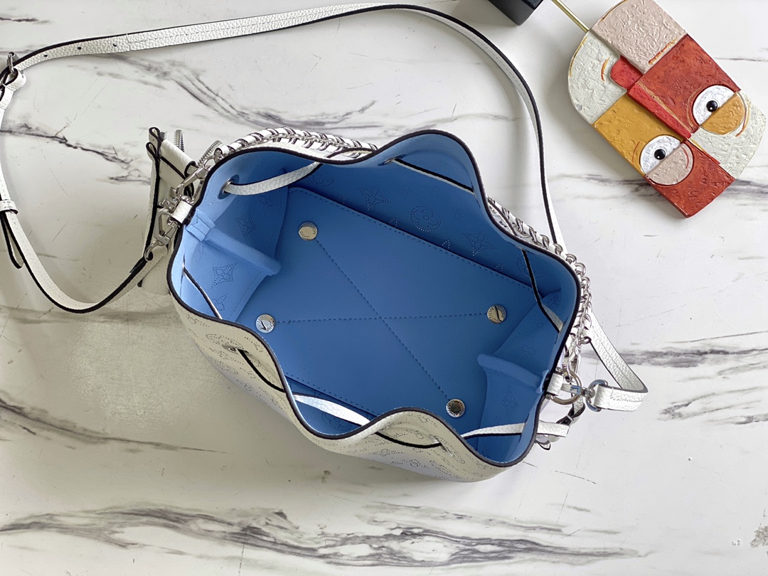 L0vis Vvtt0n Bella Bag M57856