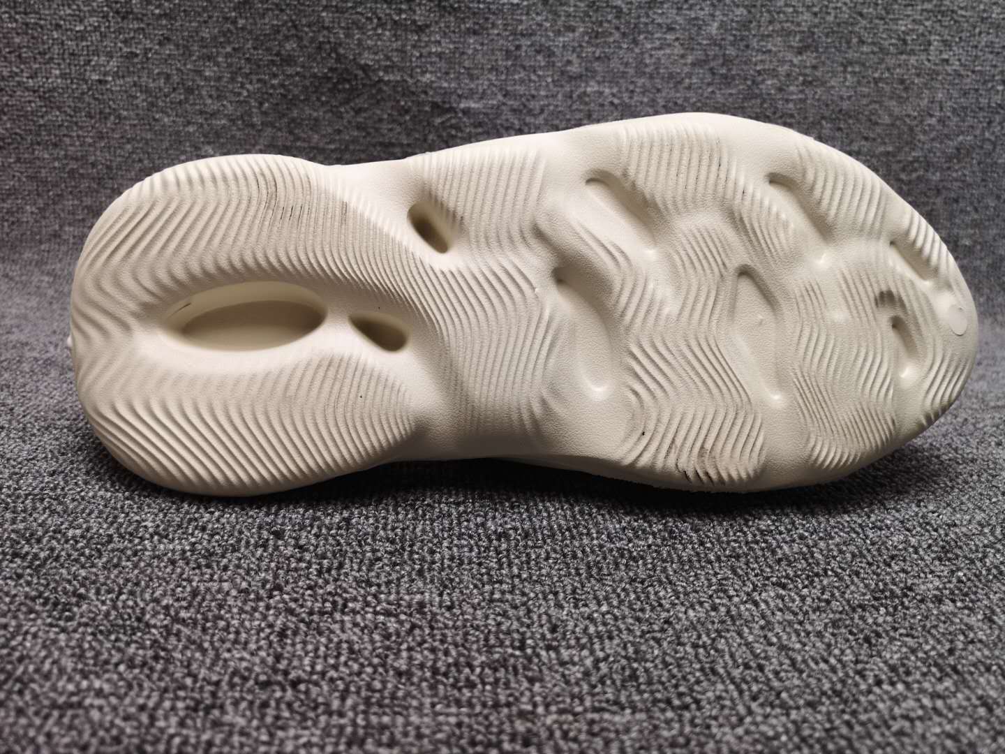 Yezzy Foam Runner