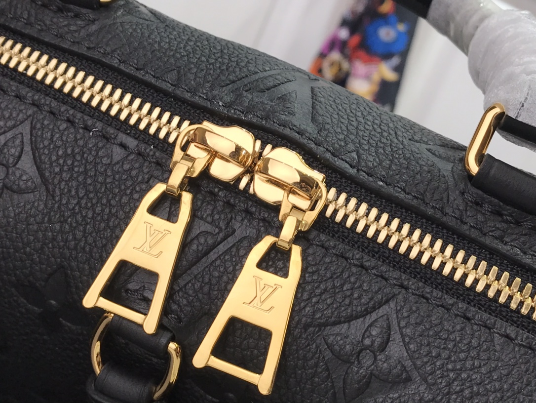 LV PETITE MALLE SOUPLE M45393 Black
