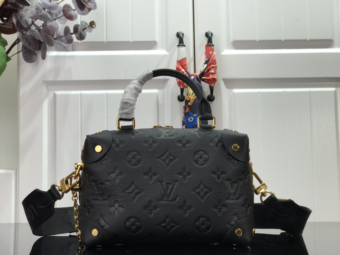 LV PETITE MALLE SOUPLE M45393 Black