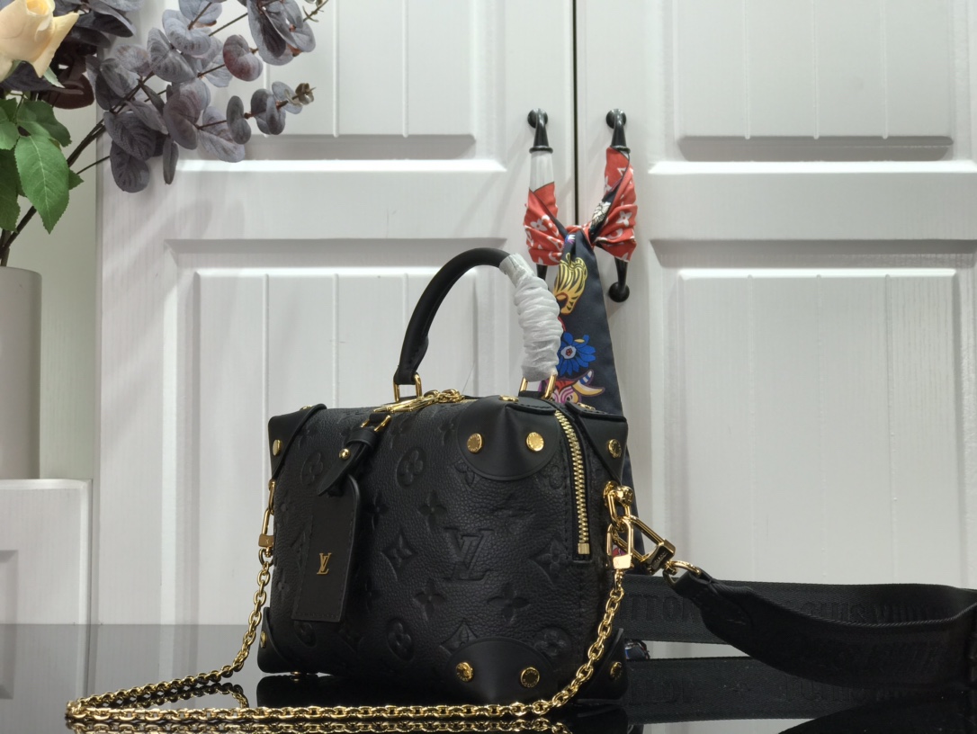 LV PETITE MALLE SOUPLE M45393 Black