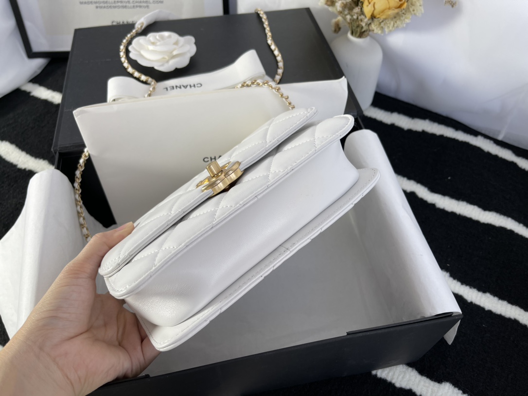 Ch**el Shoulder bag 17cm