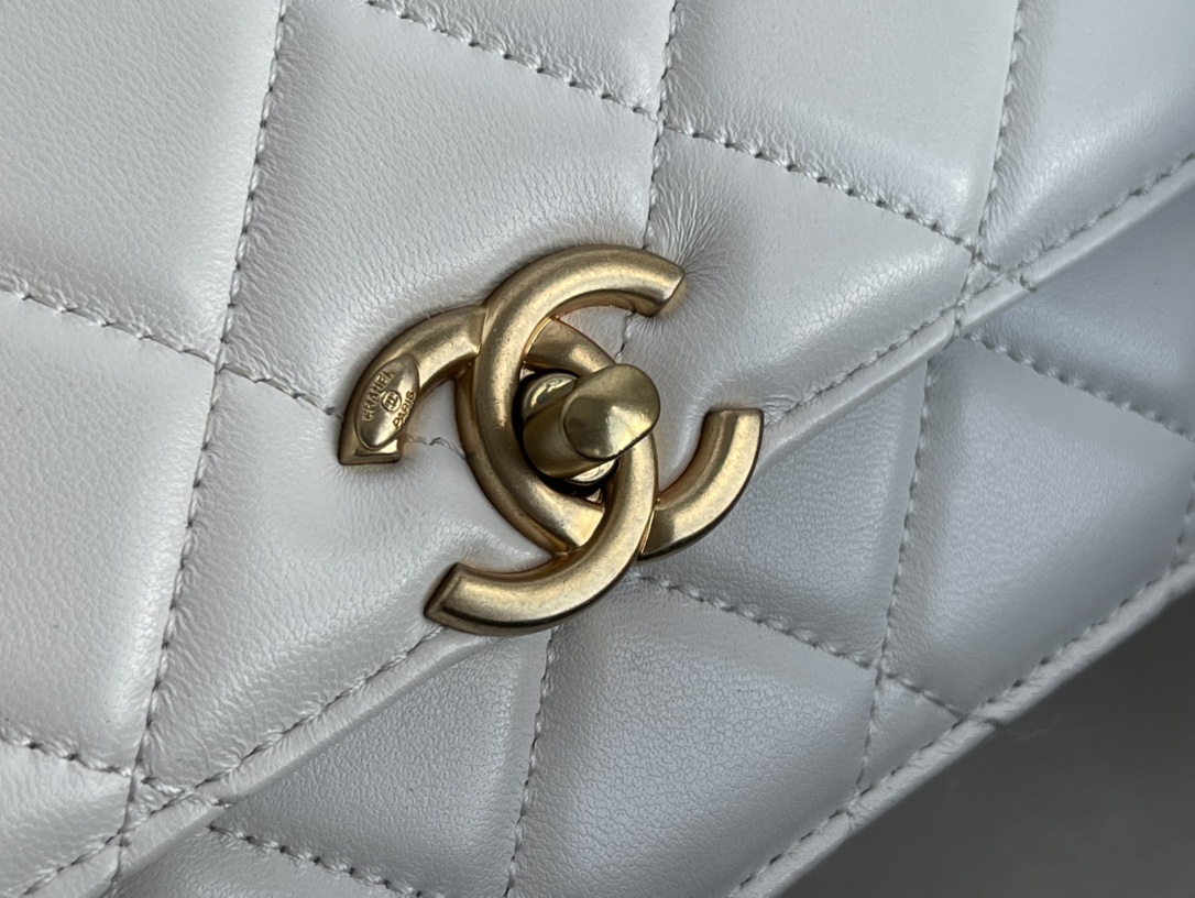 Ch**el Shoulder bag 17cm