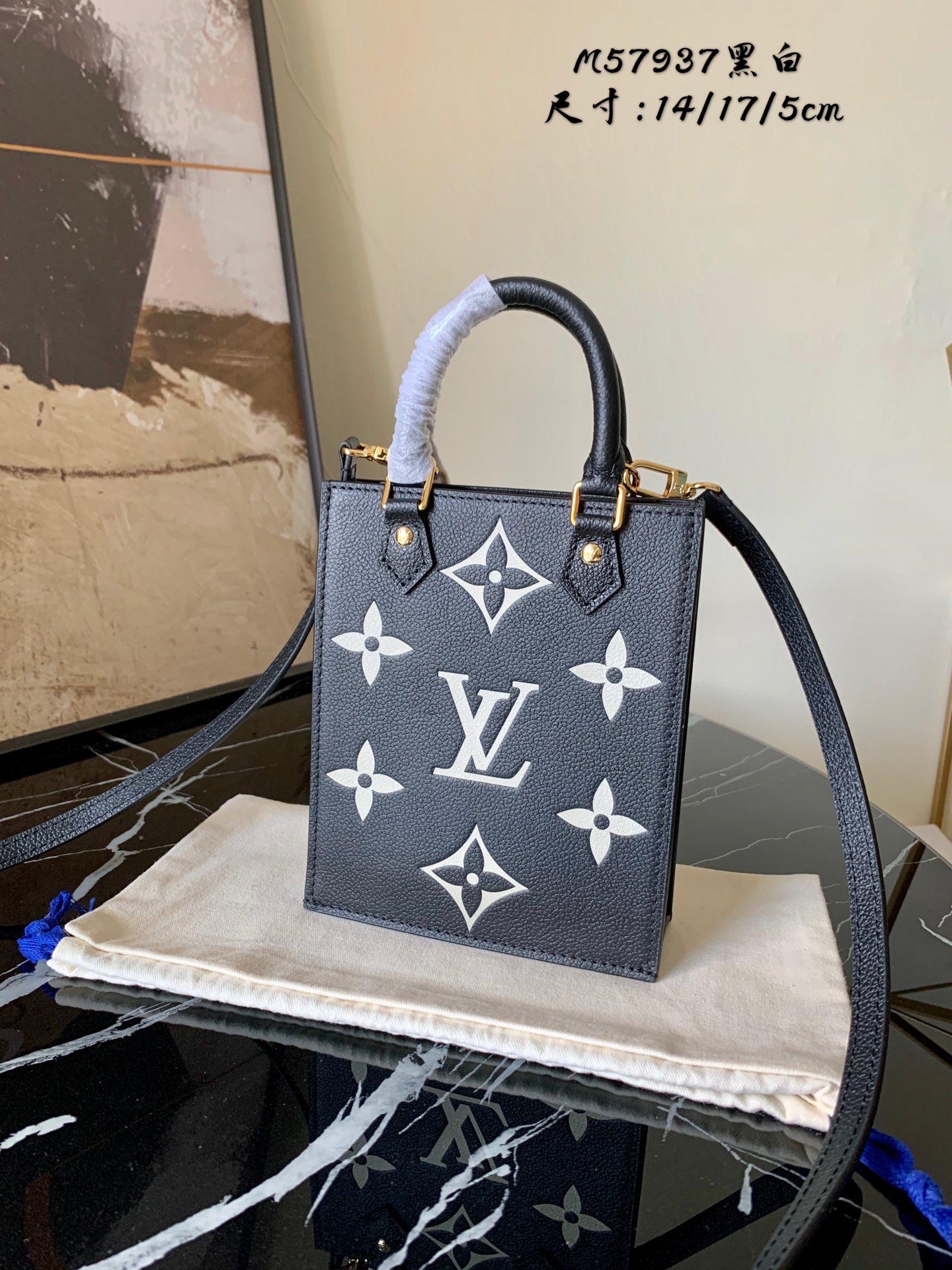 L0vis Vvtt0n Petit Sac Plat bag 001