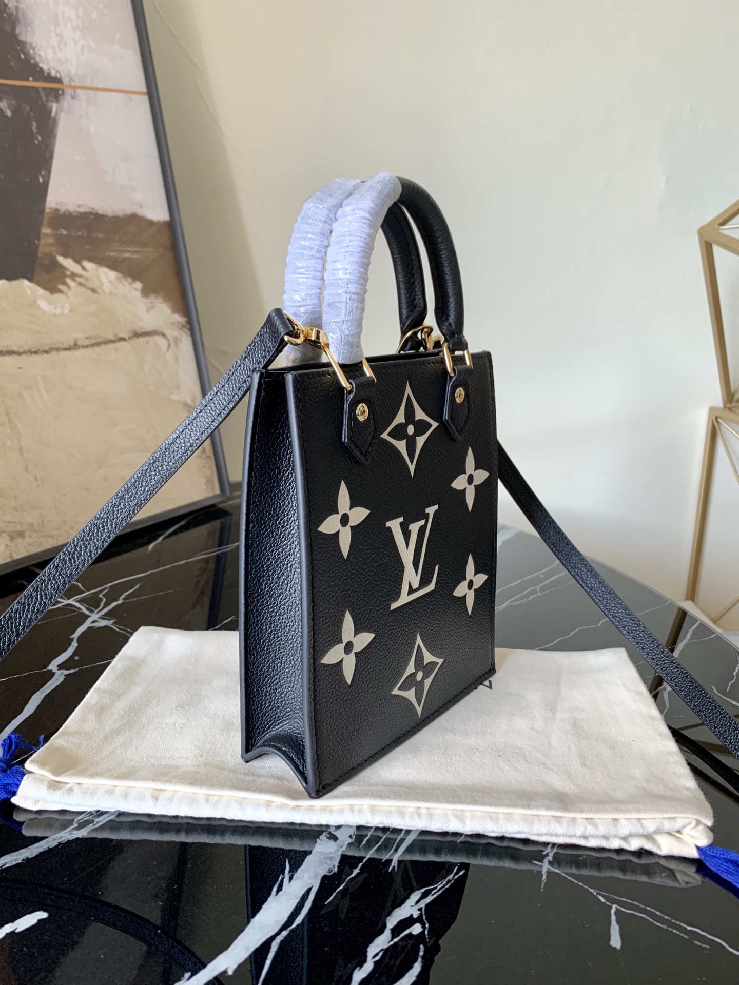 L0vis Vvtt0n Petit Sac Plat bag 001
