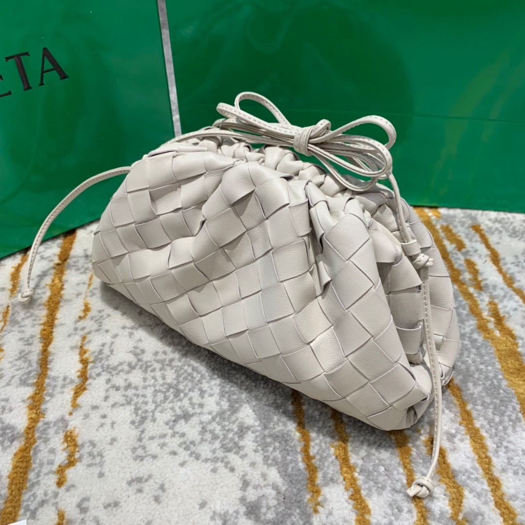 B0tt*ga Ven*ta The Pouch Bag 001